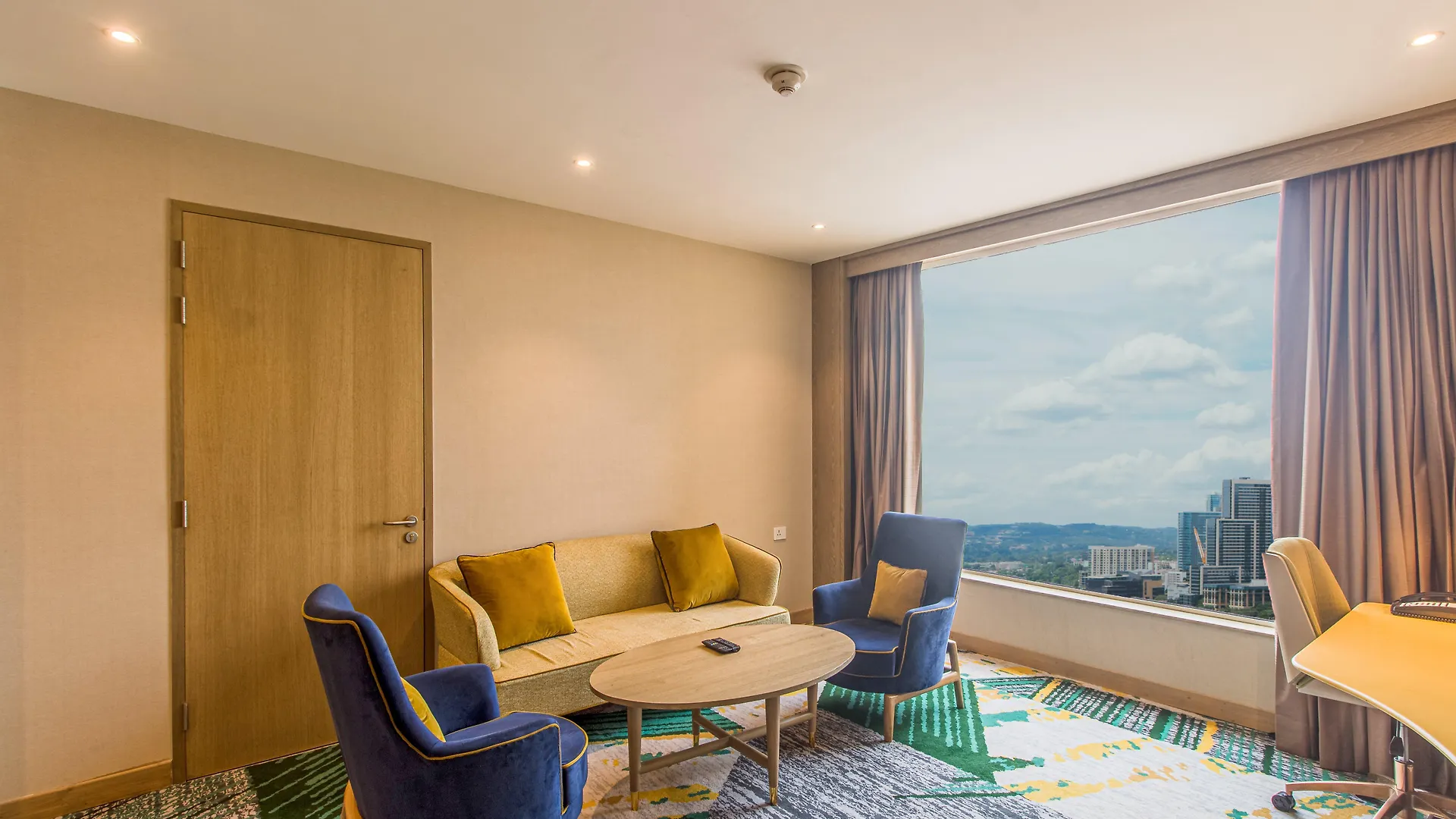 Hotel Holiday Inn Chandigarh Zkp By Ihg Zirakpur
