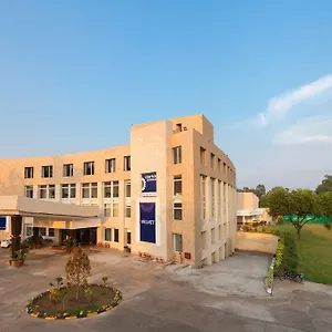 Hotel Velvet Clarks Exotica, Zirakpur